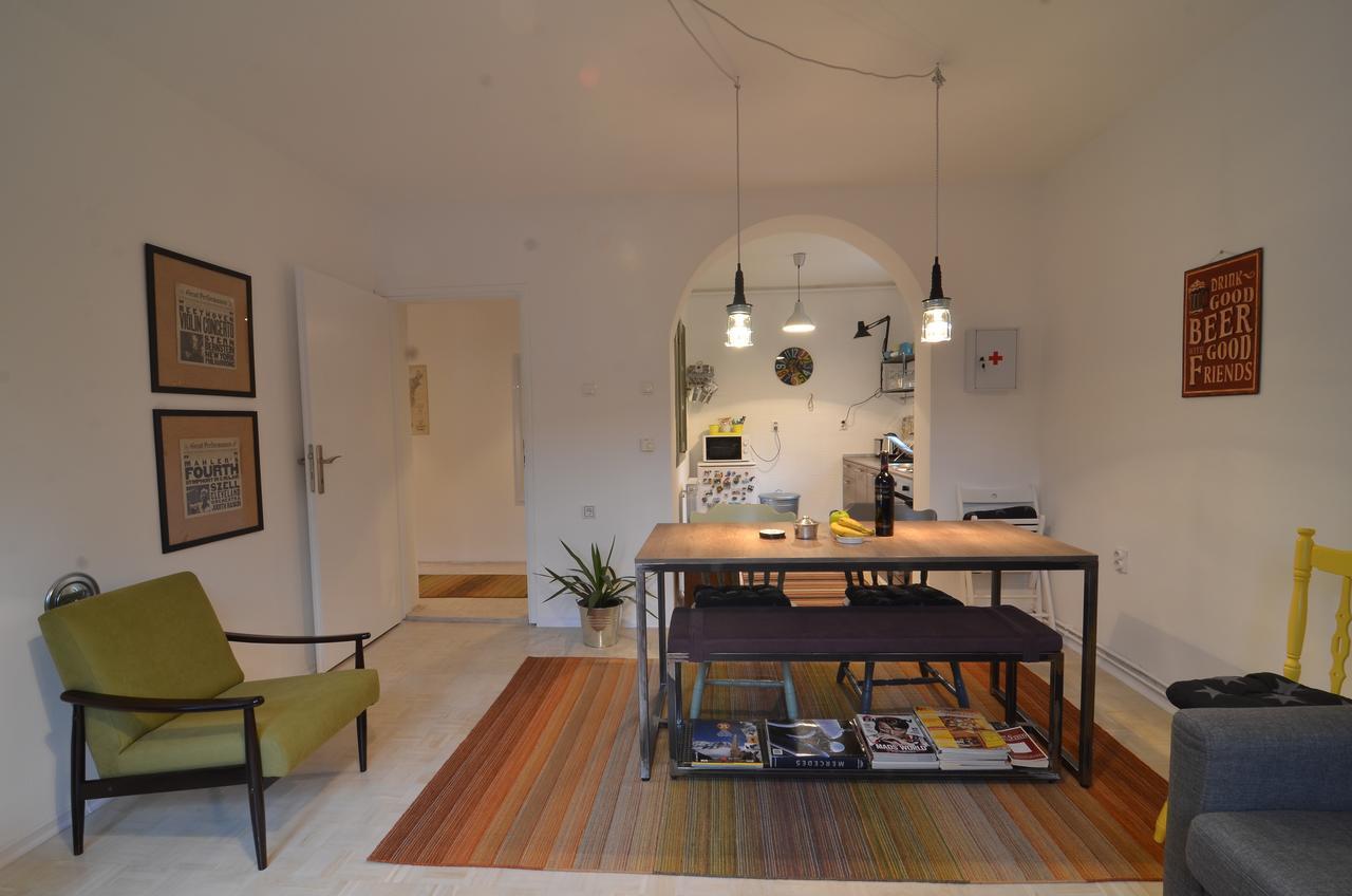 Embassy Of Industry + Free Parking Apartman *
